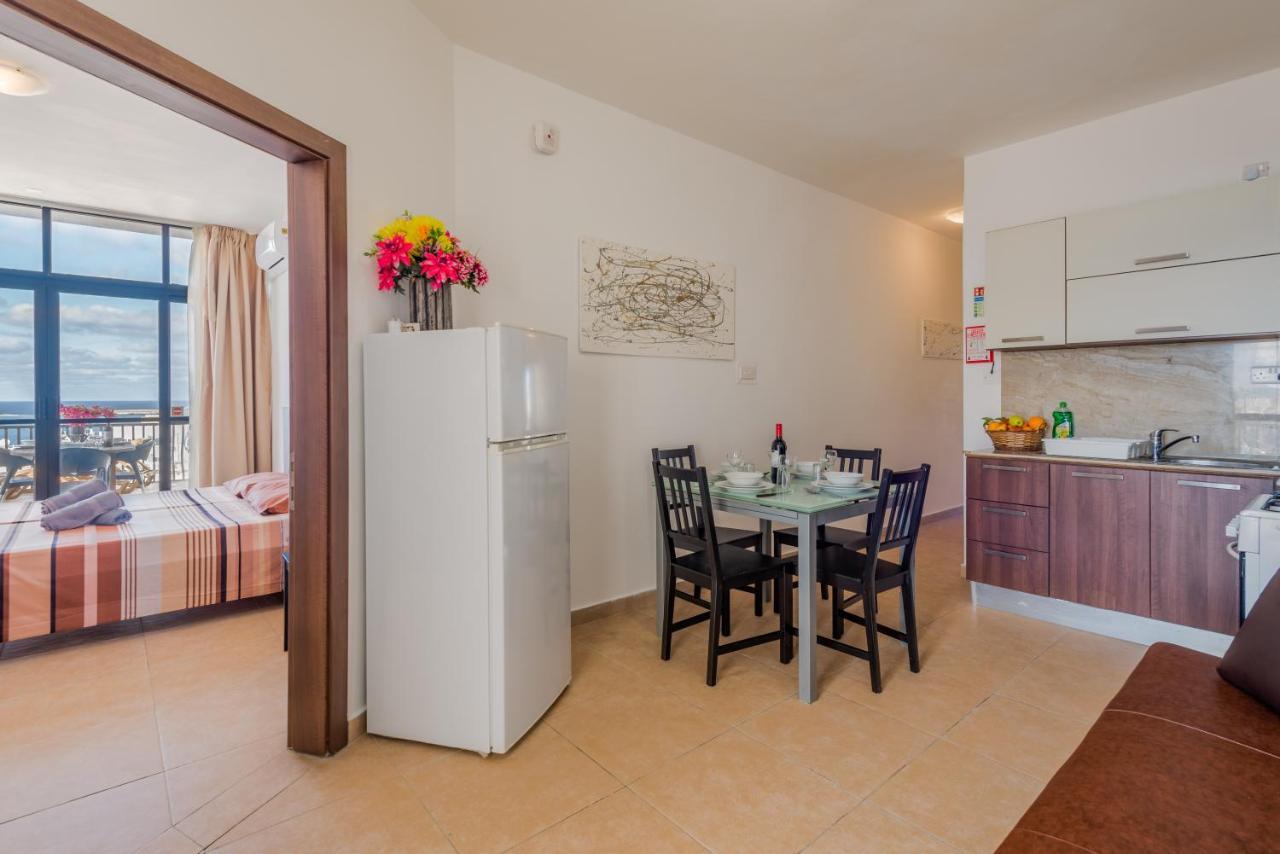 Seashells 2 Bedroom Apartment With Sunny Terrace With Stunning Sea Views - By Getawaysmalta St. Paul's Bay Exterior foto